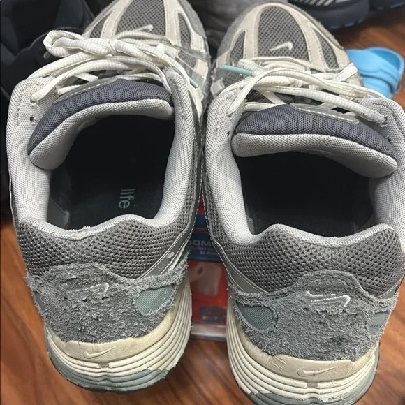 Nike Gray and Cream Sneakers - Picture 3 of 4